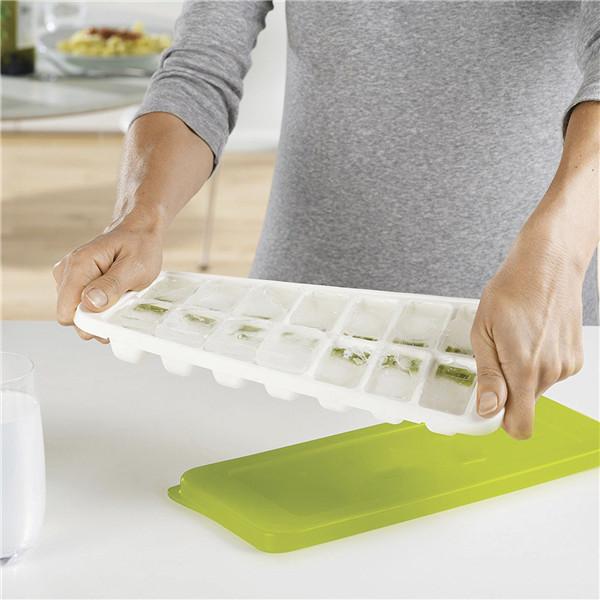 Ice Cube Tray With Cover