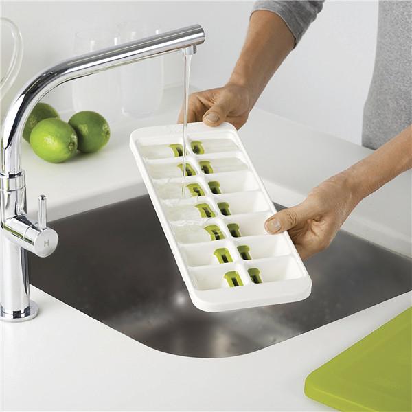 Ice Cube Tray With Cover