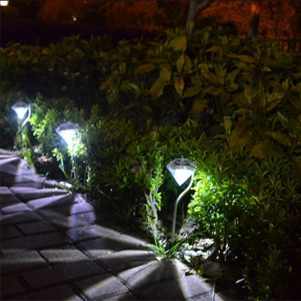 Diamond LED Solar Garden Lamp